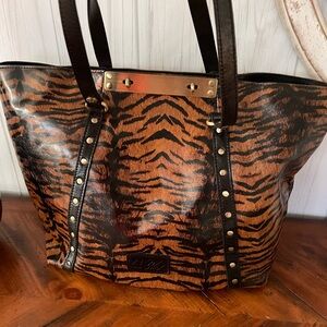 Patricia Nash 10th Anniv. Leather Tiger Print Tote like new